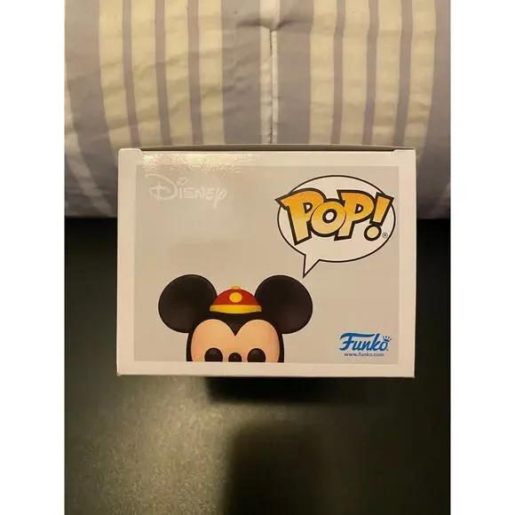 Funko Pop Disney:  Mickey And Friends - Lunar New Year Mickey - Picture 5 of 6